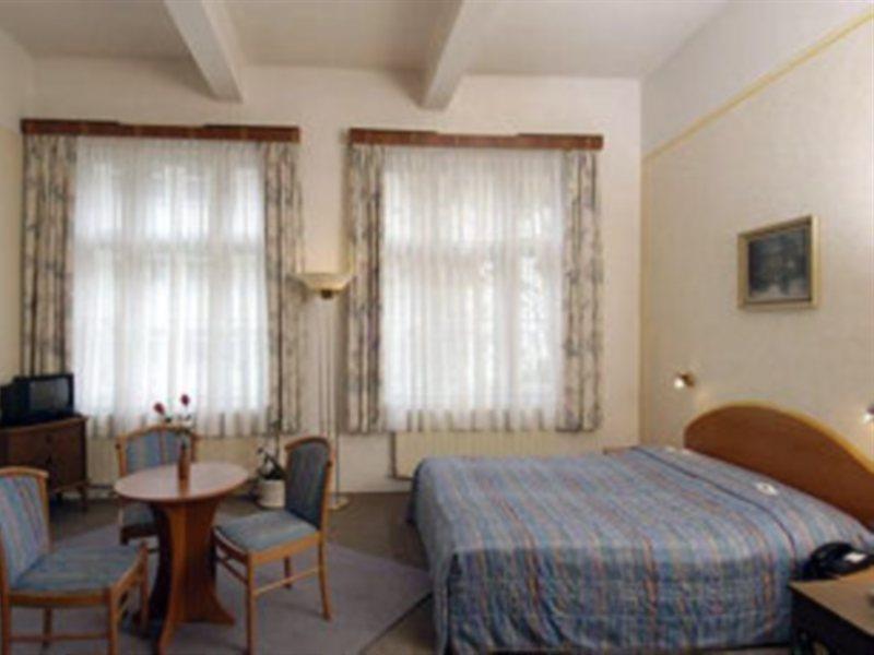 Hostel Junior Прага Екстер'єр фото